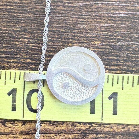 VTG Sterling Silver 925 Yin Yang Circle Pendant Necklace Size 18" Adjustable - Picture 12 of 14